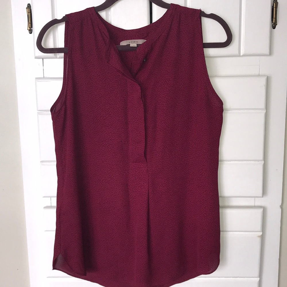 Sleeveless blouse
